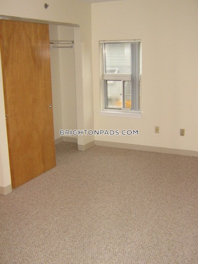 Brighton 3 Beds 1.5 Baths Boston - $3,100 No Fee