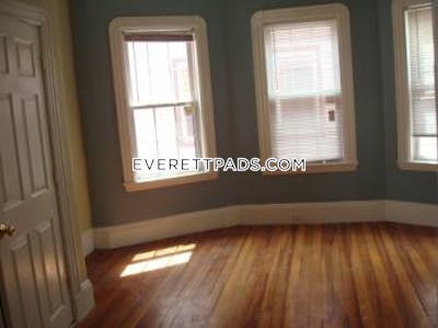 Everett 2 Beds 1 Bath - $2,700 No Fee